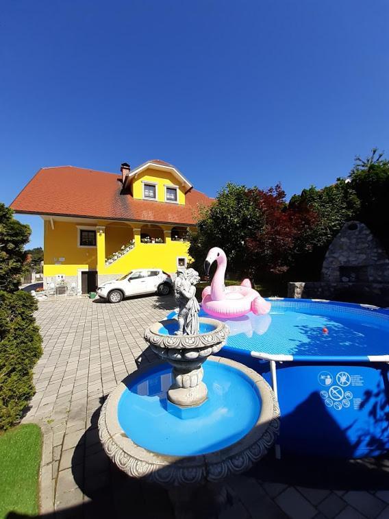 Apartma Ajda Komenda Экстерьер фото
