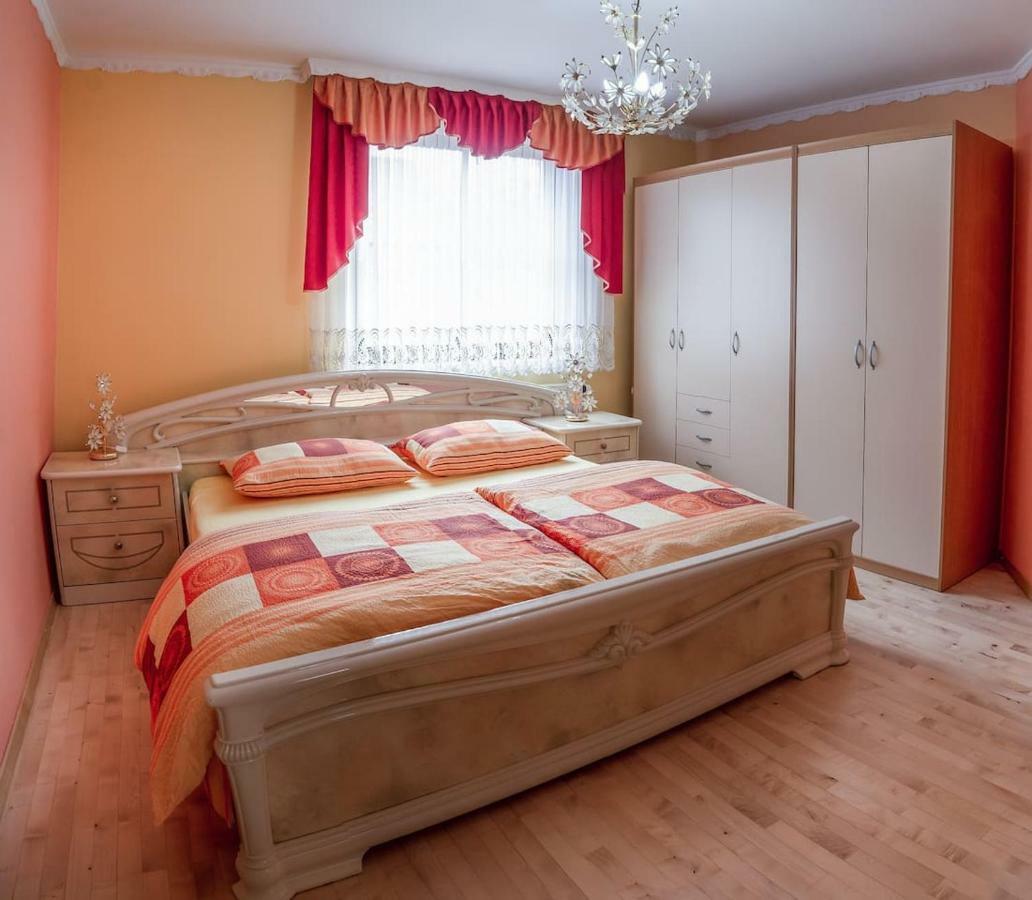 Apartma Ajda Komenda Экстерьер фото