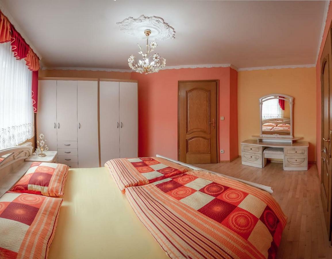 Apartma Ajda Komenda Экстерьер фото